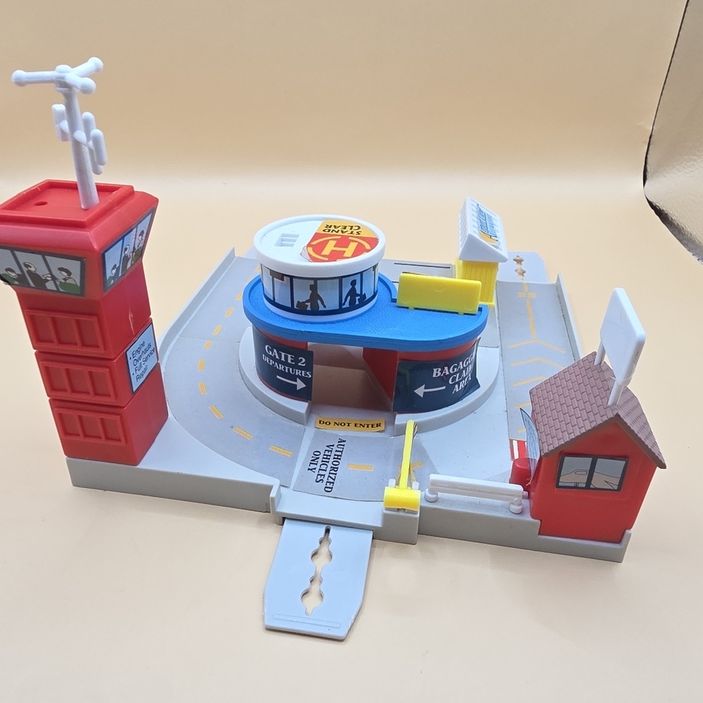 1991 Micro Machines Hiways & Byways Airport Plaza Playset Vintage - Picture 2 of 4